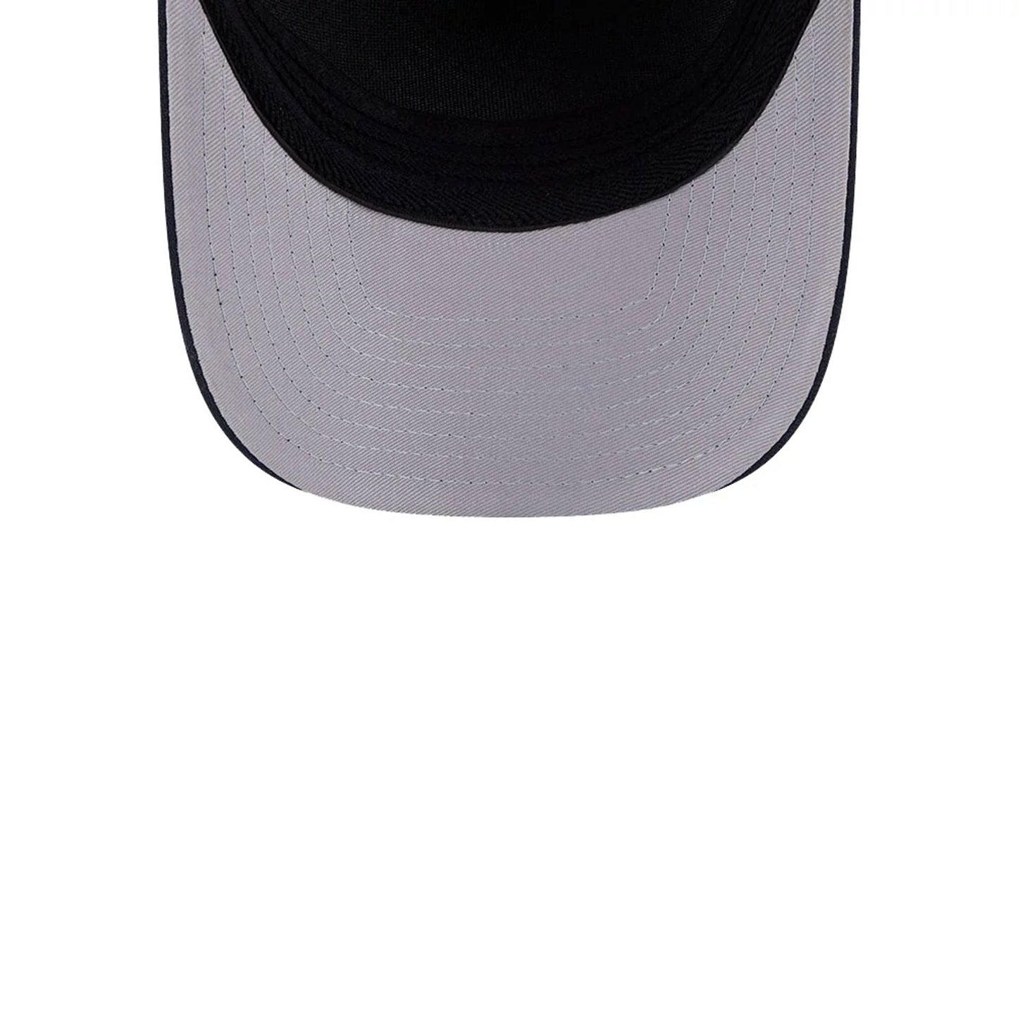 Pictured is this MLB Atlanta Braves 39THIRTY M-Crown A-Frame Stretch Fit cap in navy. 2