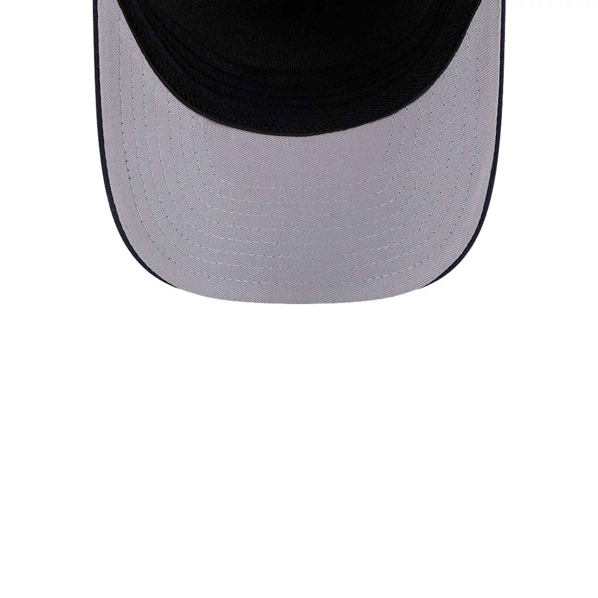 Pictured is this MLB Atlanta Braves 39THIRTY M-Crown A-Frame Stretch Fit cap in navy. 2