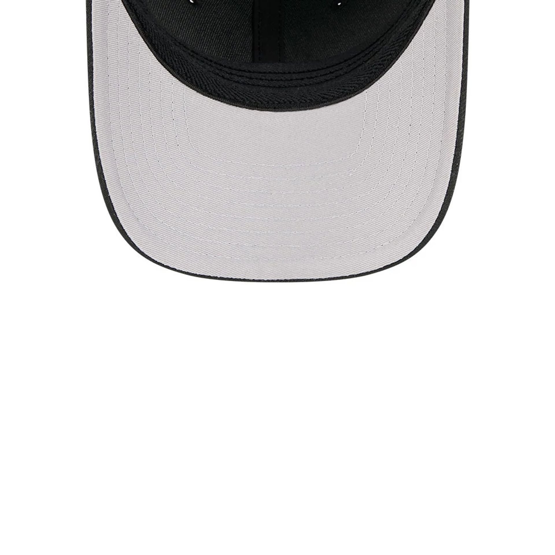 Pictured is this MLB New York Mets 39THIRTY M-Crown Stretch Fit cap in black. 2