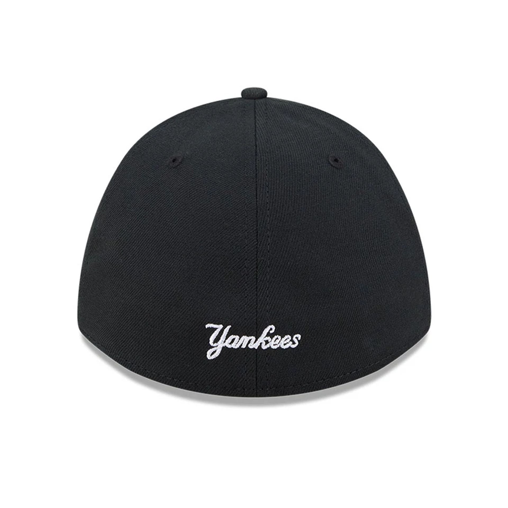 Pictured is this MLB New York Yankees 39THIRTY M-Crown Stretch Fit cap in black. 5