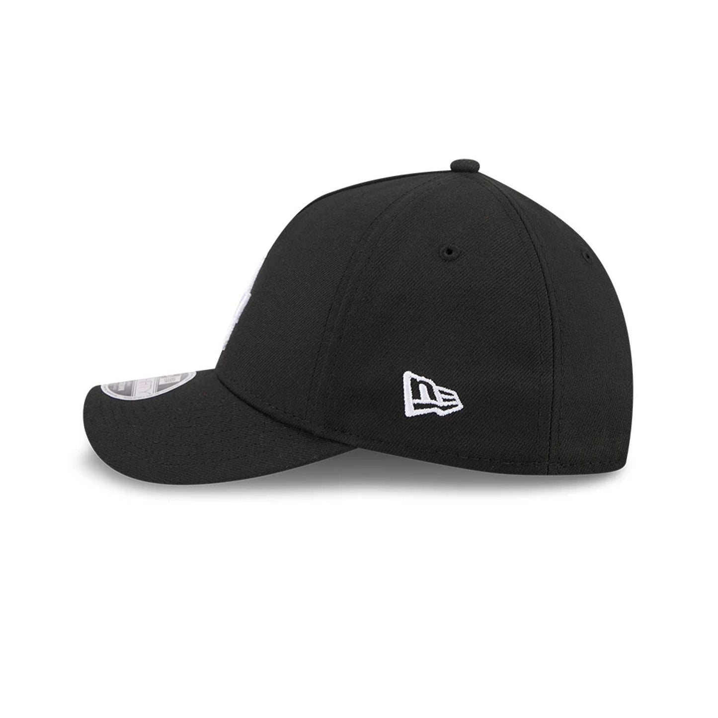 Pictured is this MLB LA Dodgers 39THIRTY M-Crown A-Frame Stretch Fit cap in black. 6