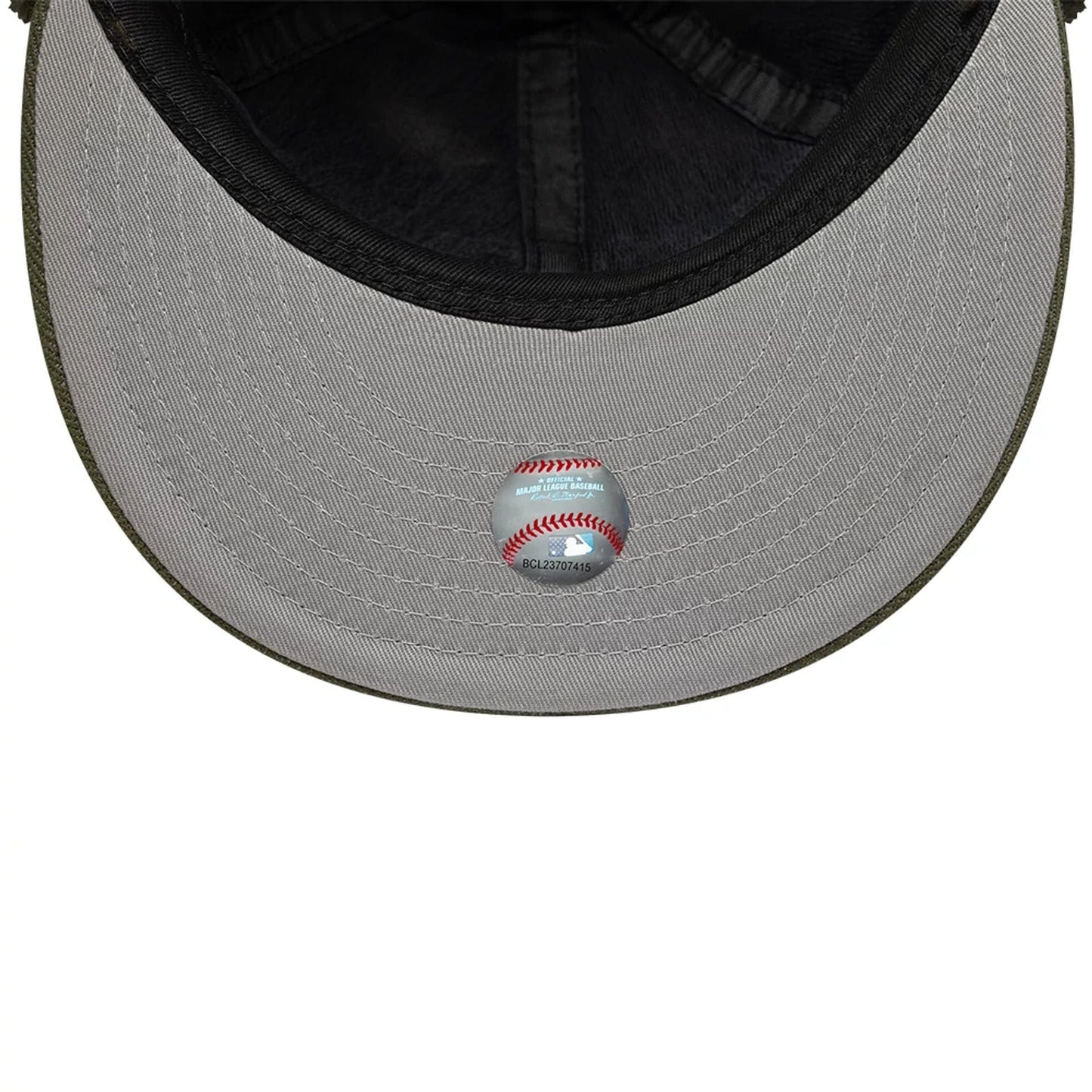 This is a New York Yankees MLB Camo Open Green Retro Crown 59FIFTY Fitted Cap 3