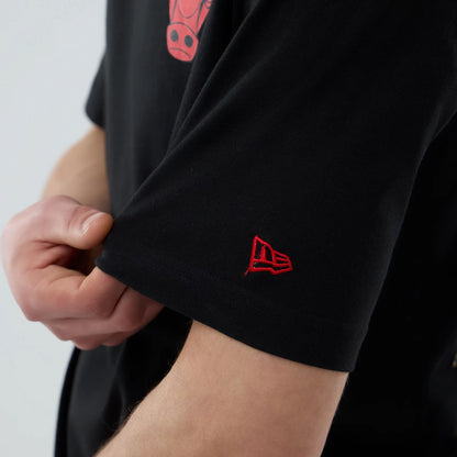 The model is wearing this NBA Graphic Chicago Bulls T-Shirt in black. 6