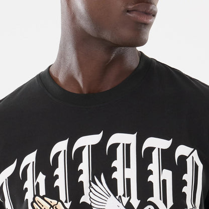 The model is wearing this MLB Script Graphic Chicago White Sox T-Shirt in black. 3
