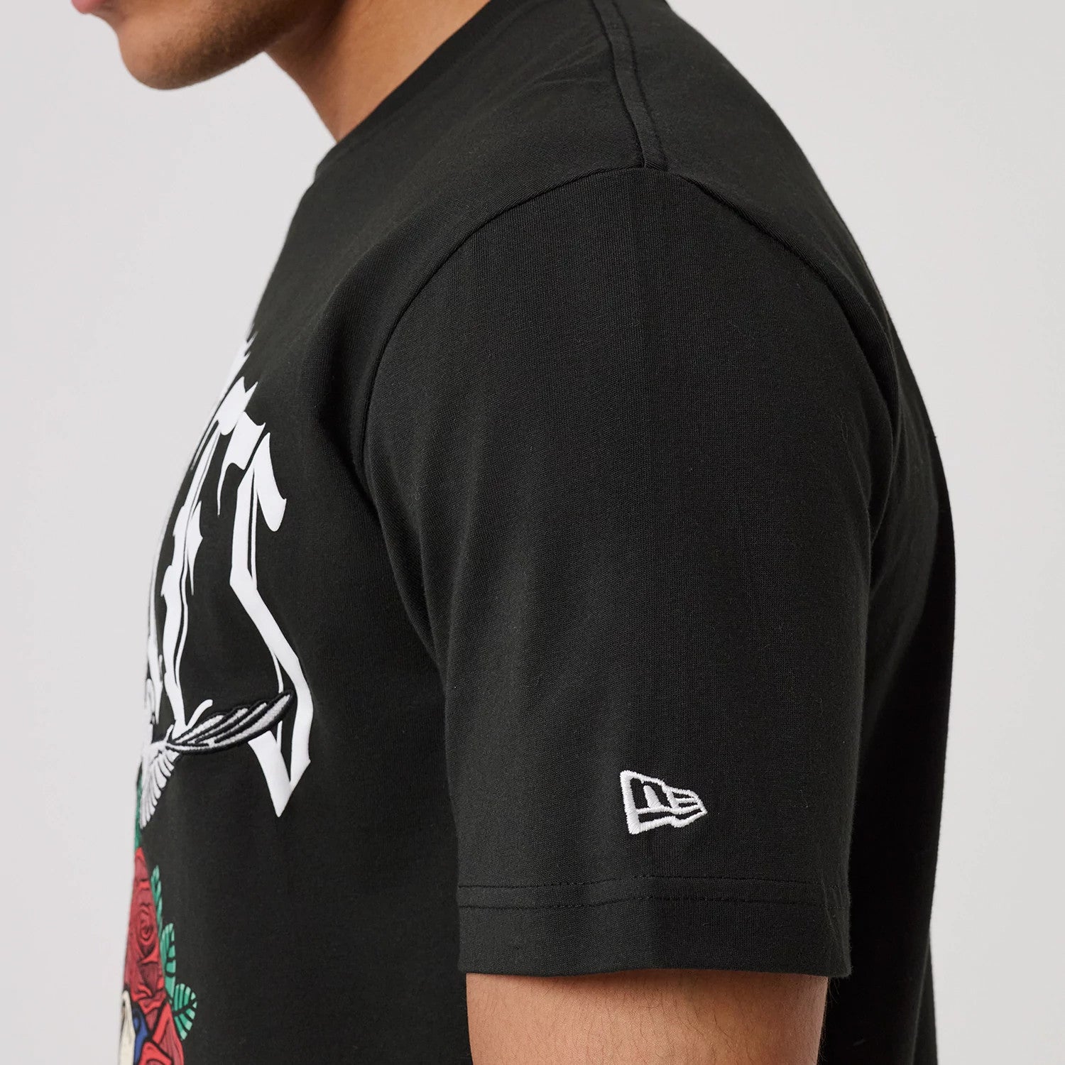 The model is wearing this MLB Script Graphic LA Dodgers T-Shirt in black. 6