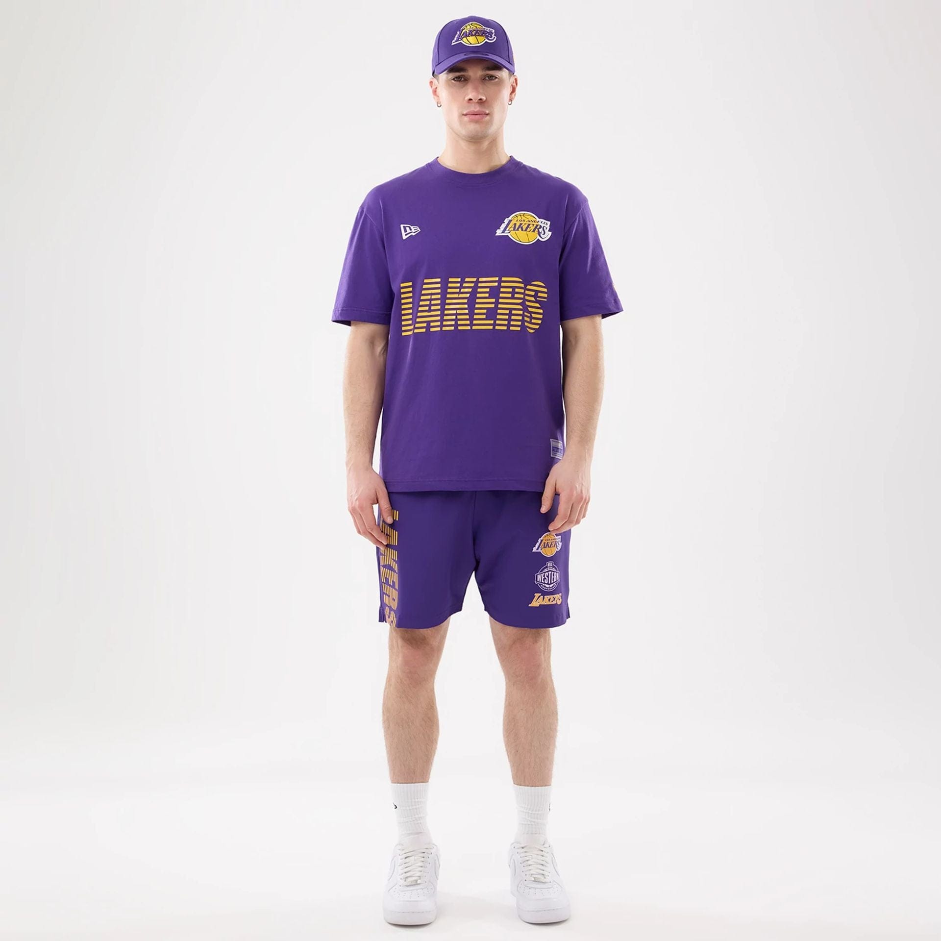 The model is wearing this NBA Match LA Lakers T-Shirt in purple. 6