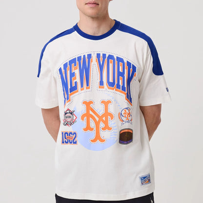 The model is wearing this MLB Sport Classic New York Mets T-Shirt in white. 3