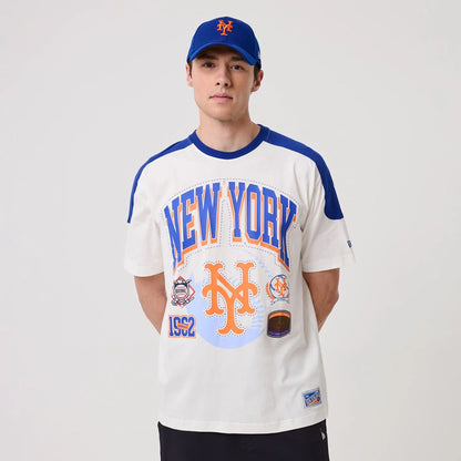 The model is wearing this MLB Sport Classic New York Mets T-Shirt in white. 1