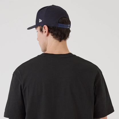 The model is wearing this MLB Sport Classic New York Yankees T-Shirt in black. 7