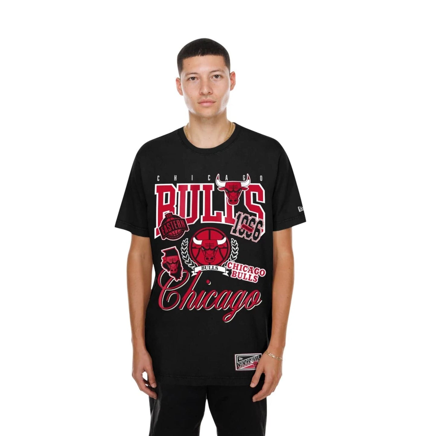 The model is wearing this NBA Sport Classic Chicago Bulls T-Shirt in black. 1