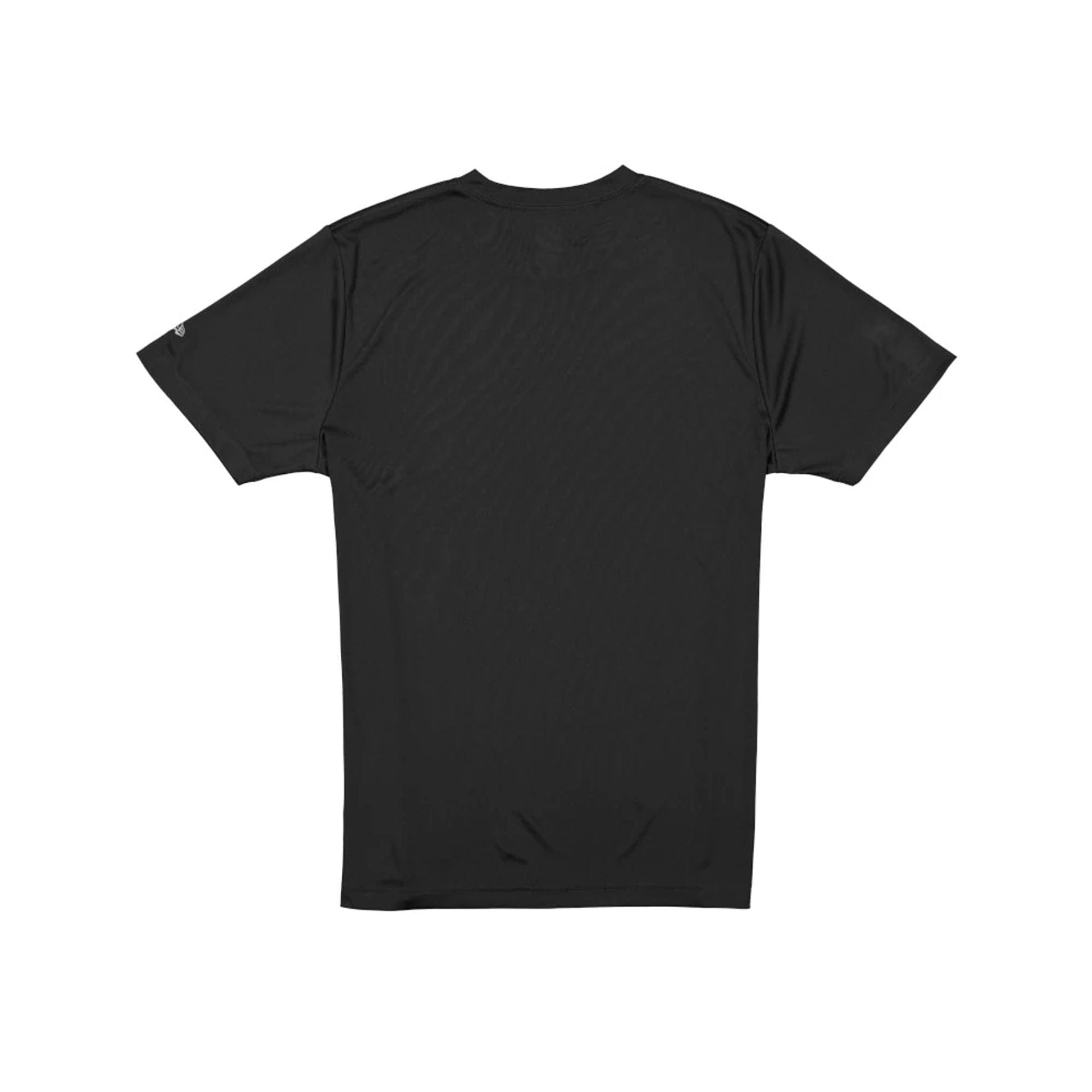 The model is wearing this NHL Sport Classic LA Kings T-Shirt in black. 2