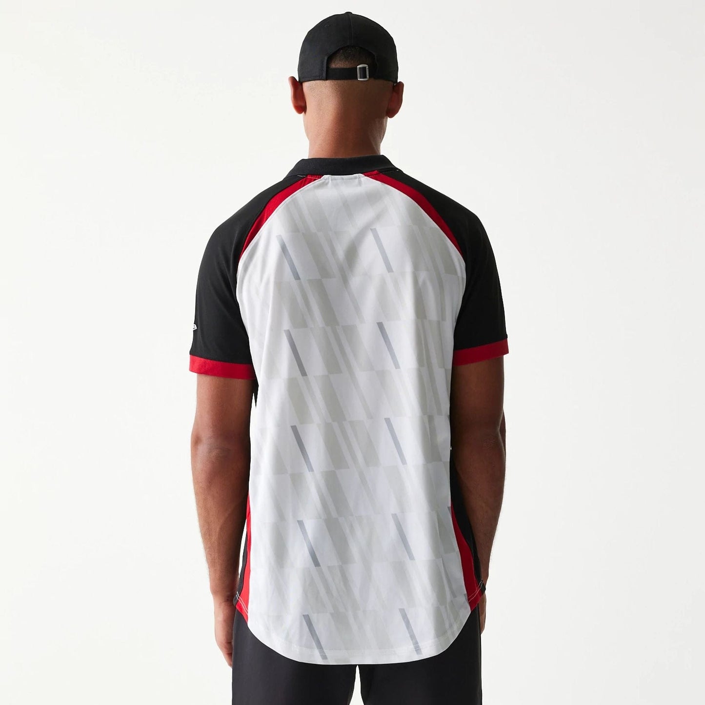 The model is wearing this NBA Match Chicago Bulls T-Shirt in white. 2