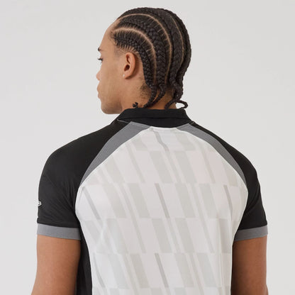 The model is wearing this NBA Match Brooklyn Nets T-Shirt in black. 7