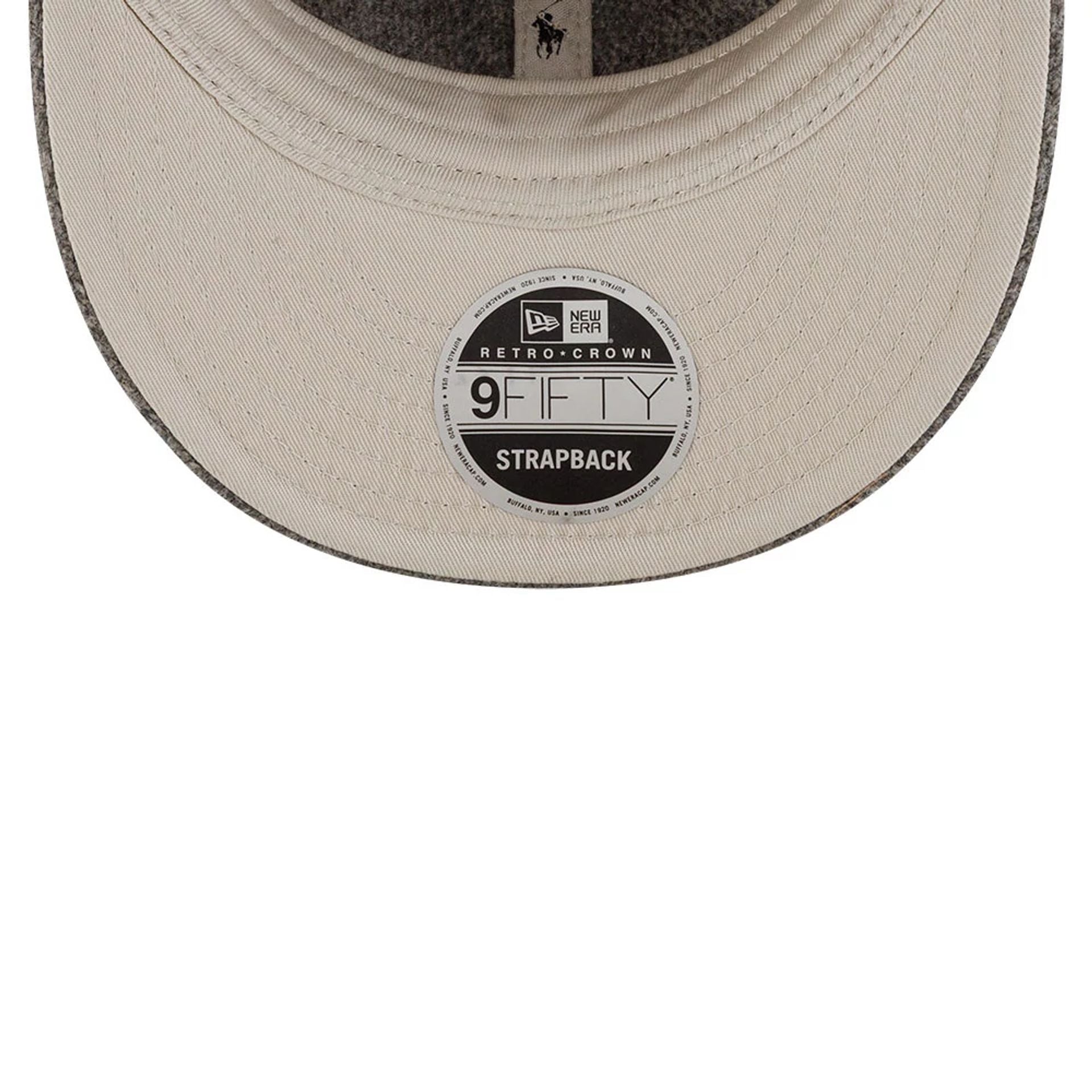 Pictured is this Ralph Lauren x MLB New York Yankees Retro Crown 9FIFTY cap in grey. 3
