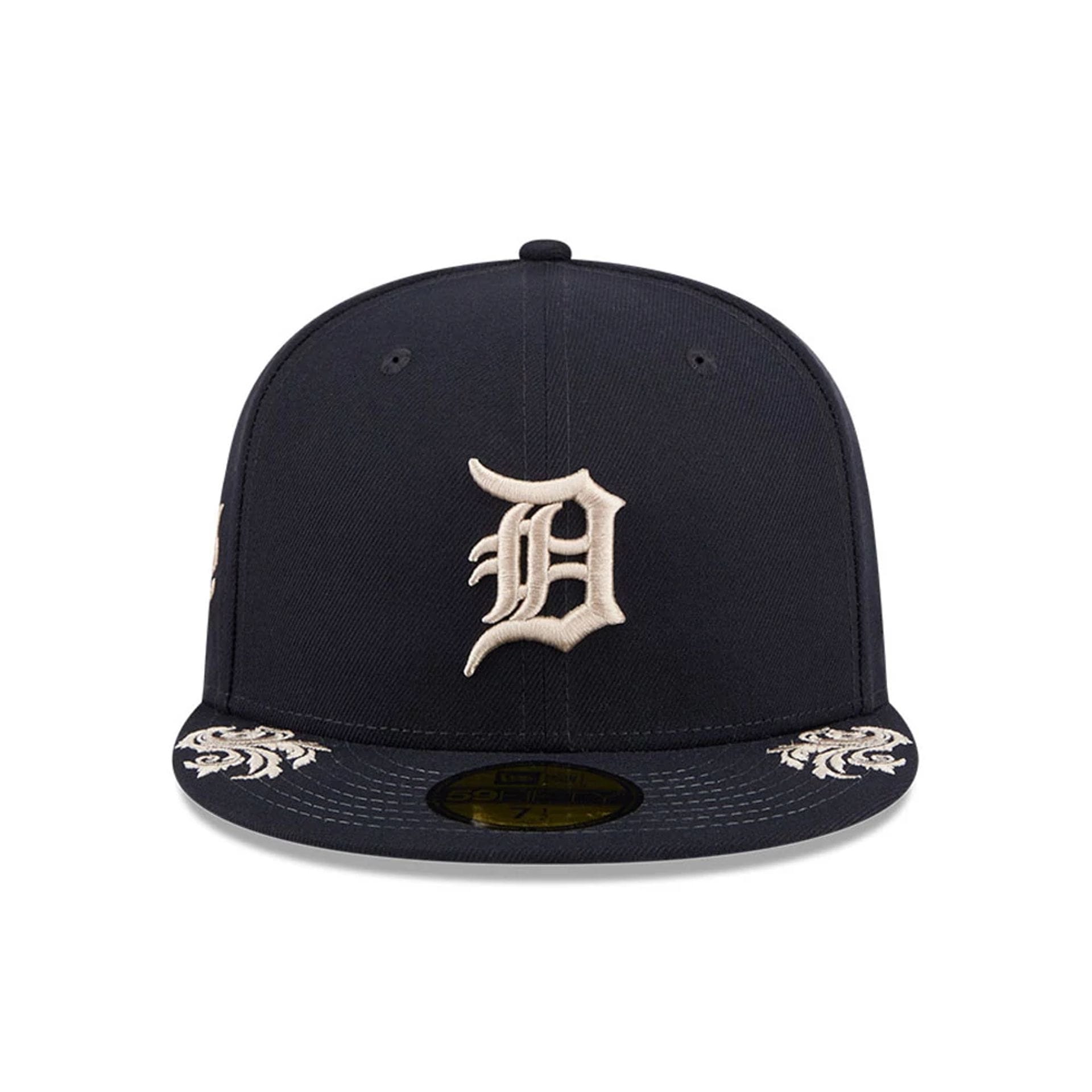 Pictured is this MLB Script Detroit Tigers 59FIFTY Fitted cap in navy. 6