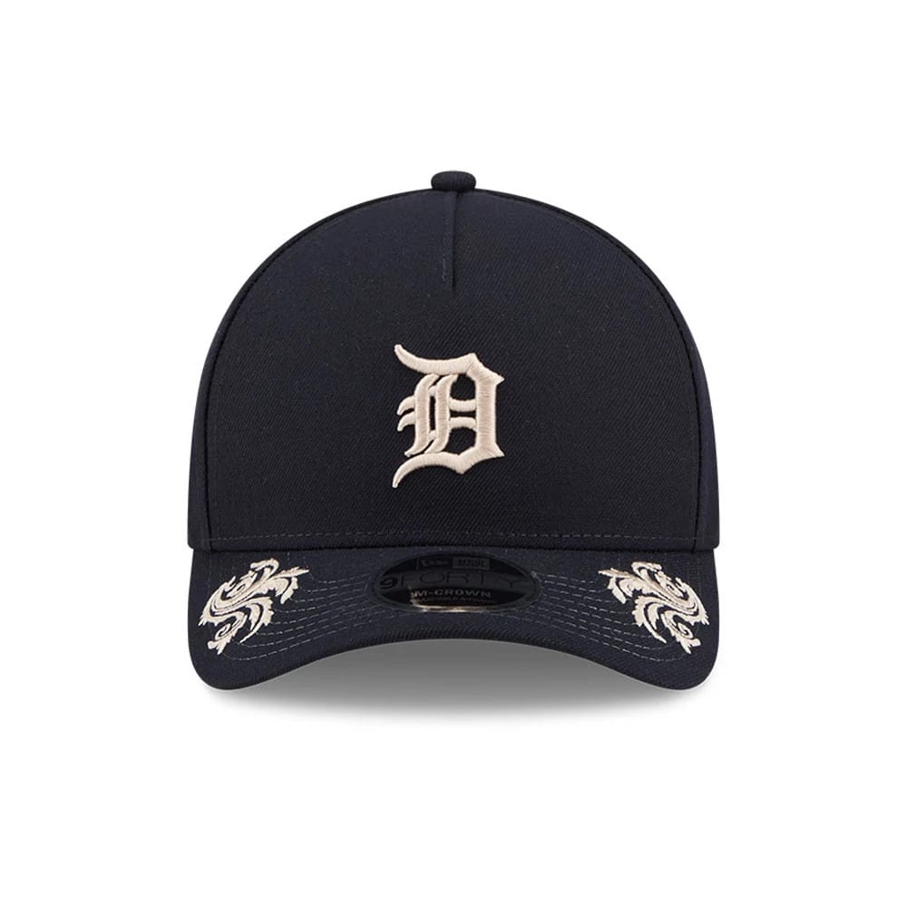 Pictured is this MLB Script Detroit Tigers 9FORTY M-Crown A-Frame Adjustable cap in navy. 6