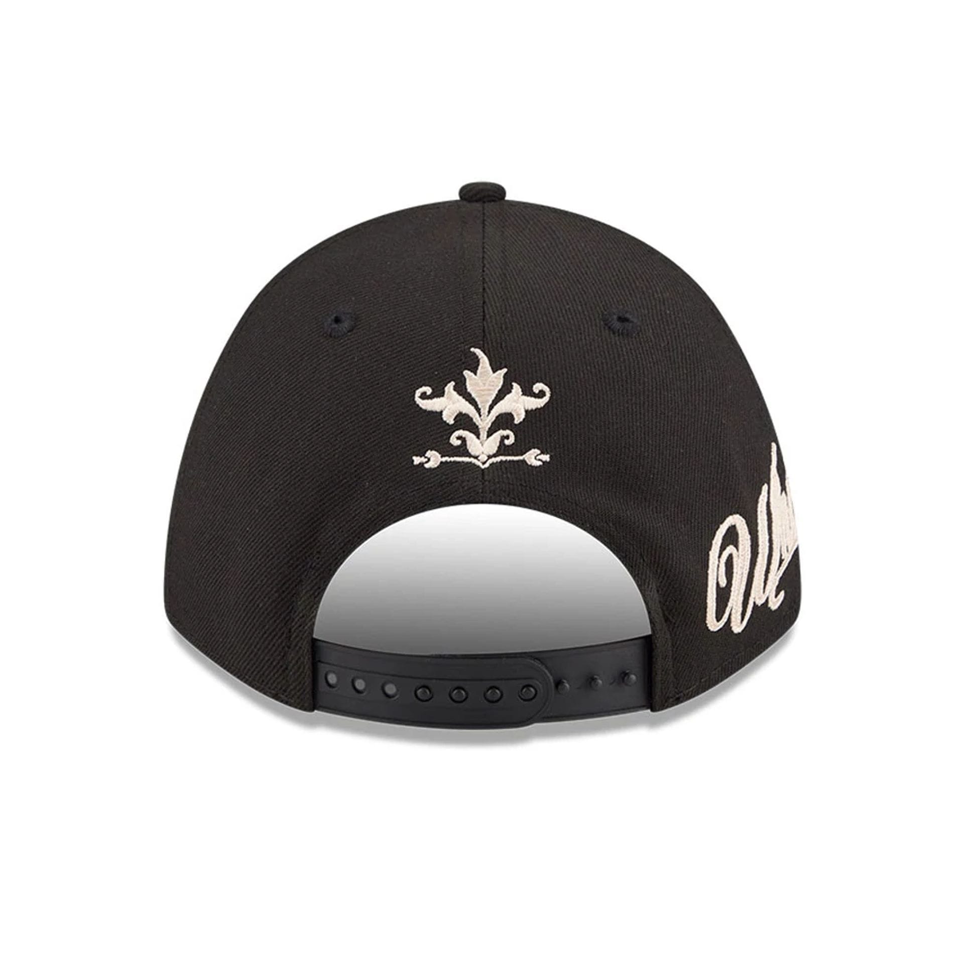 Pictured is this MLB Script Chicago White Sox 9FORTY M-Crown A-Frame Adjustable cap in black. 3