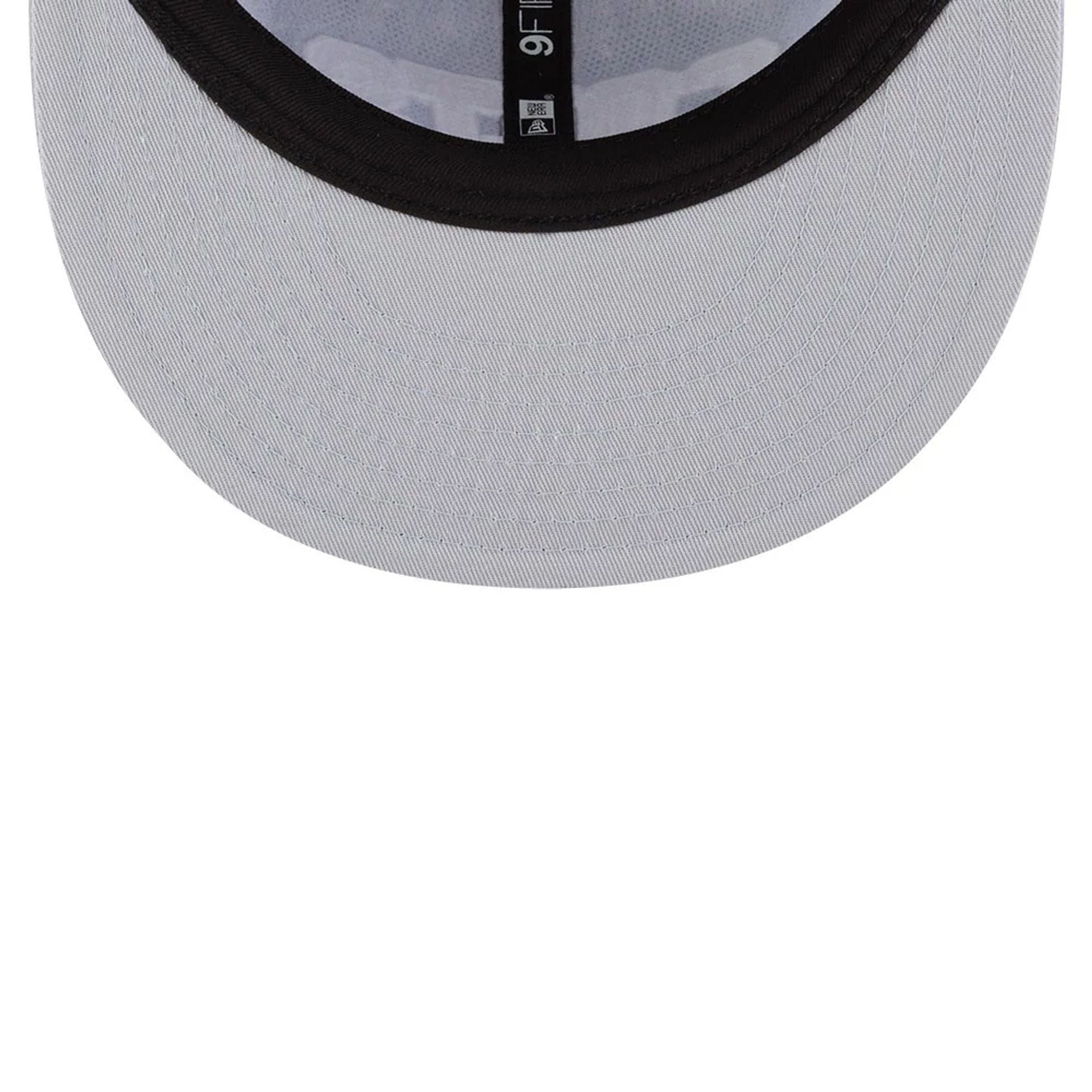 This is a Indianapolis Colts NFL Historic Blue Retro Crown 9FIFTY Snapback Adjustable Cap 2