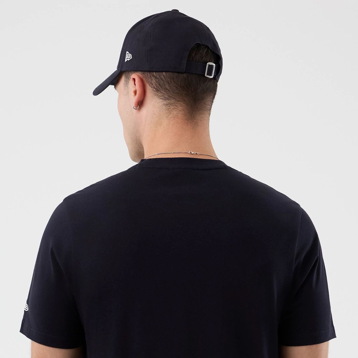 The Male model is wearing LA Dodgers MLB Back To School Navy T-Shirt  7