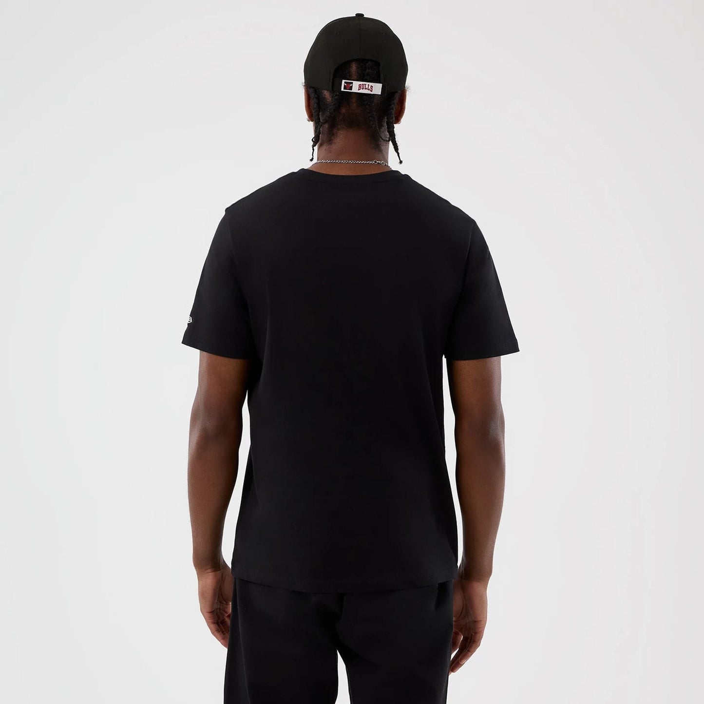 The Male model is wearing Chicago Bulls NBA Back To School Black T-Shirt 2