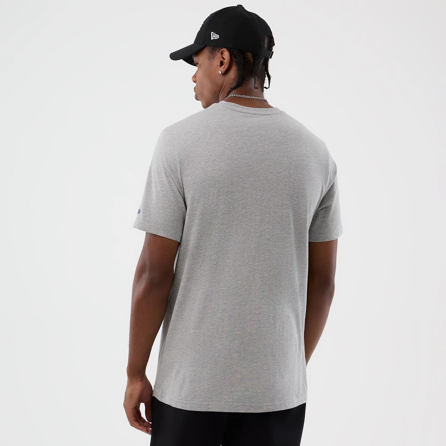 The Male model is wearing LA Lakers NBA Back To School Grey T-Shirt 2