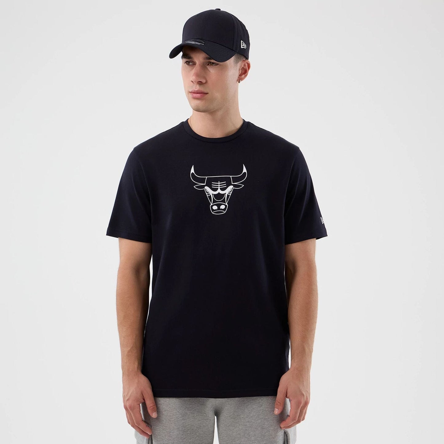 The Male model is wearing Chicago Bulls NBA Back To School Navy T-Shirt  5