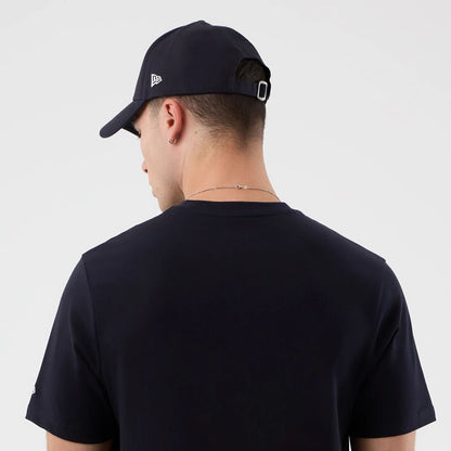 The Male model is wearing Chicago Bulls NBA Back To School Navy T-Shirt  7