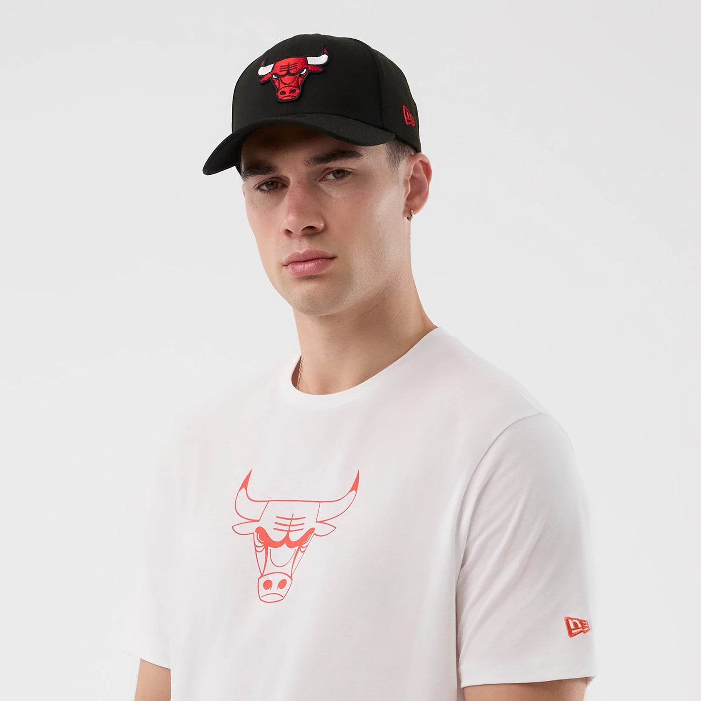 The Male model is wearing Chicago Bulls NBA Back To School White T-Shirt 6