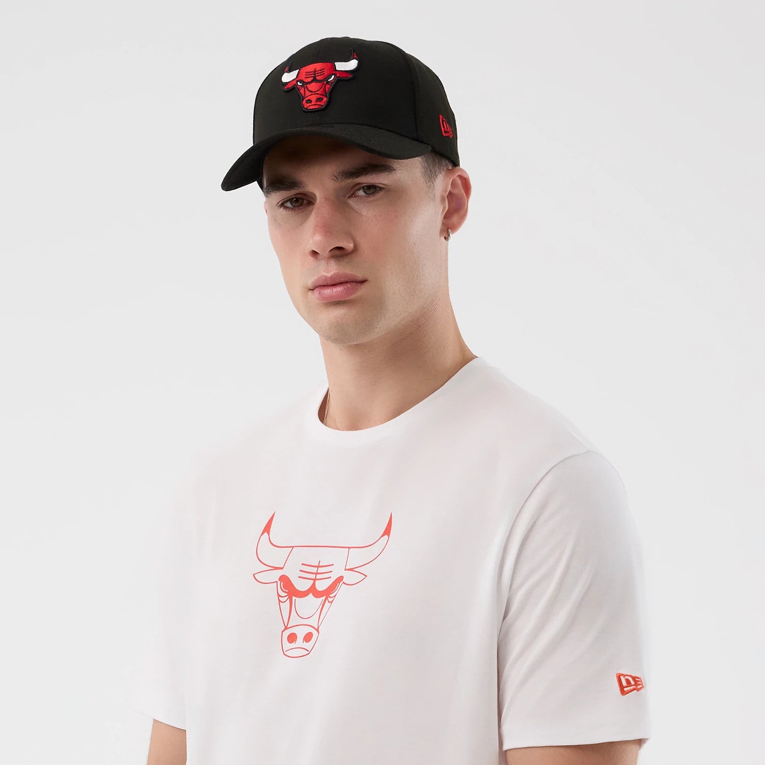 The Male model is wearing Chicago Bulls NBA Back To School White T-Shirt 6