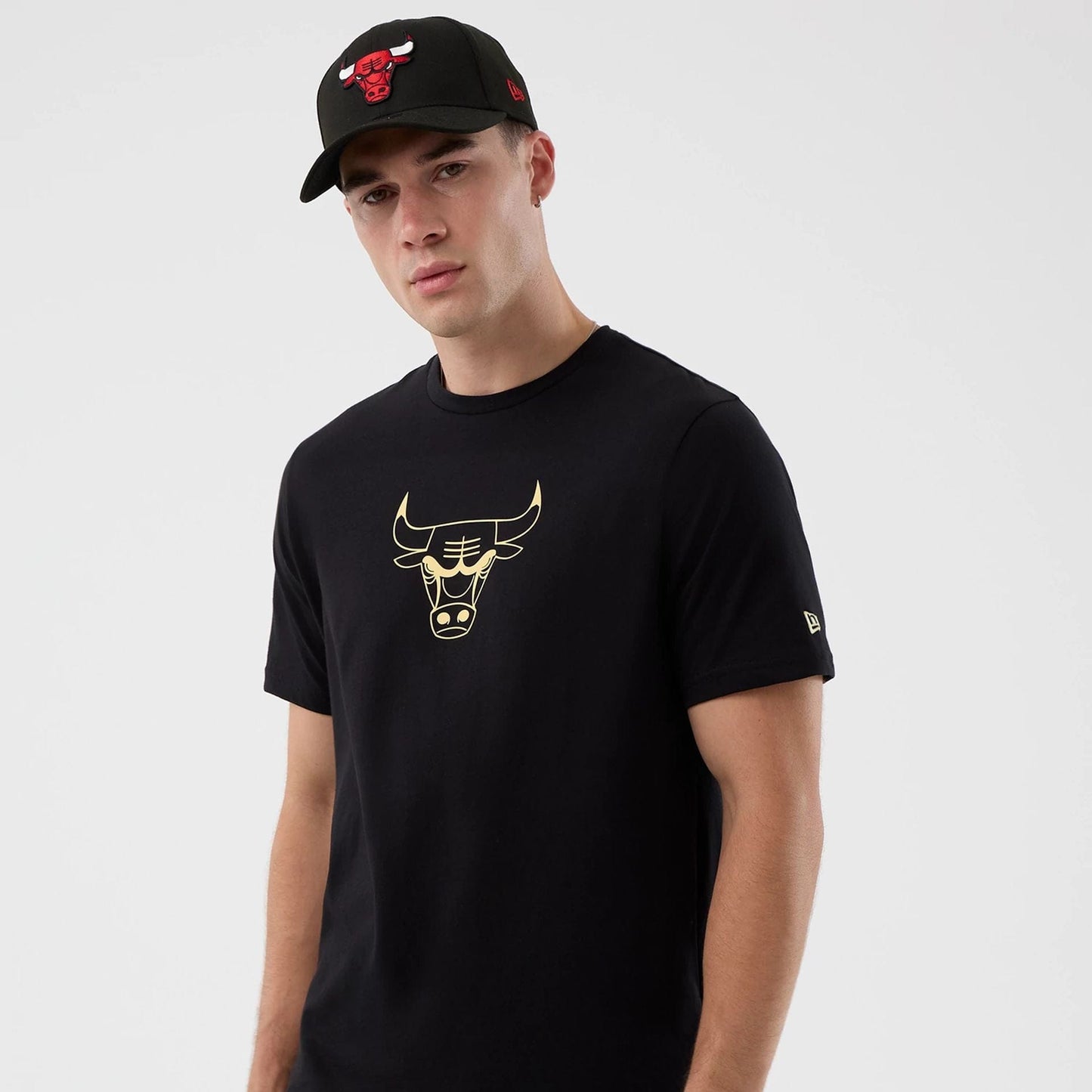 The Male model is wearing Chicago Bulls NBA Back To School Black T-Shirt  3