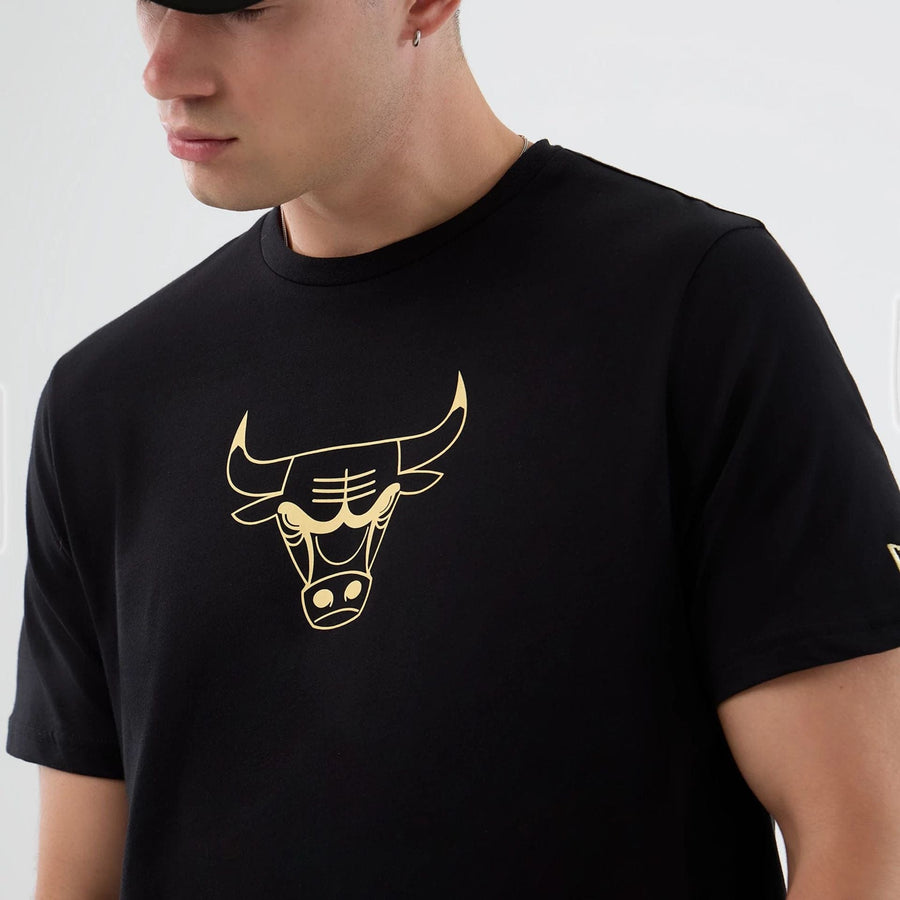 The Male model is wearing Chicago Bulls NBA Back To School Black T-Shirt  4