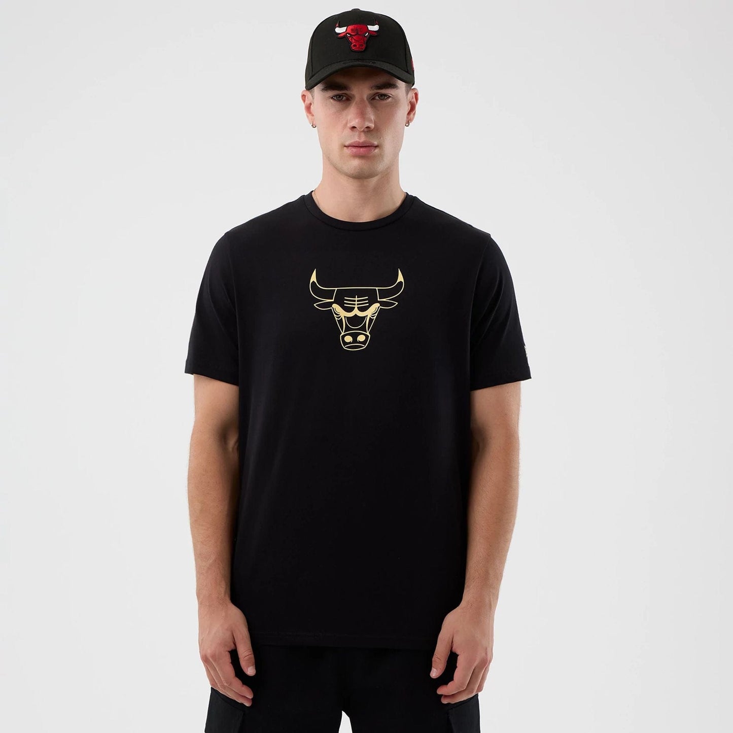 The Male model is wearing Chicago Bulls NBA Back To School Black T-Shirt  1