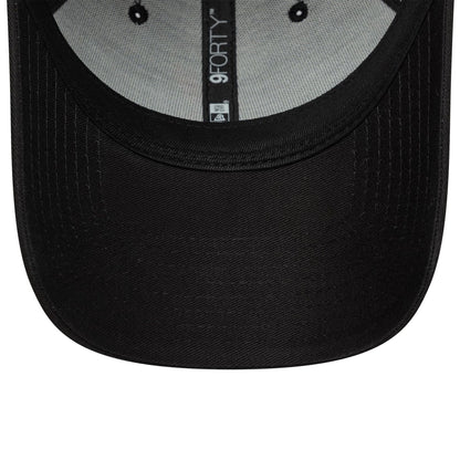Pictured is this Core Liverpool FC 9FORTY cap in black. 5