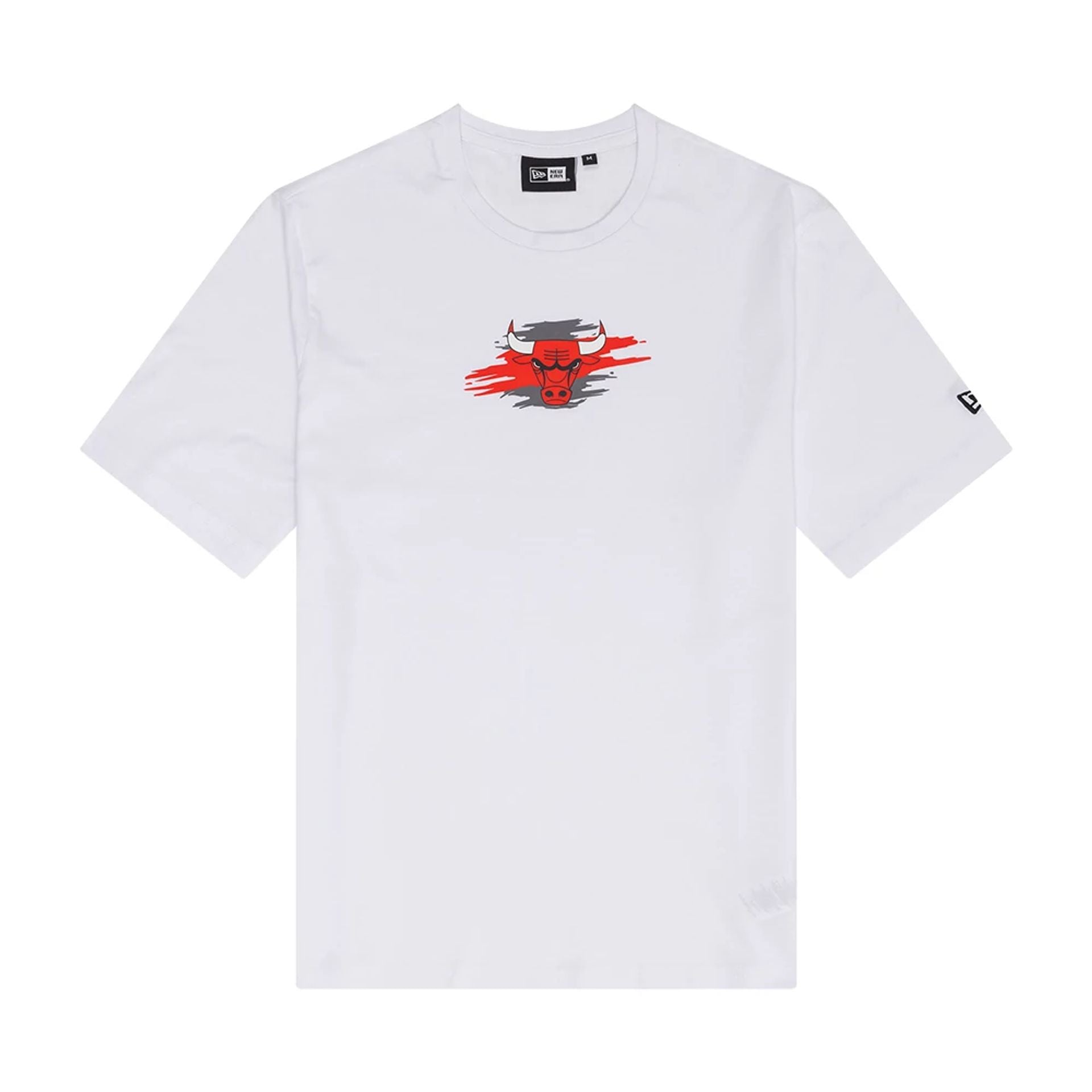 The Male model is wearing Chicago Bulls NBA Paint Graphic White T-Shirt 1