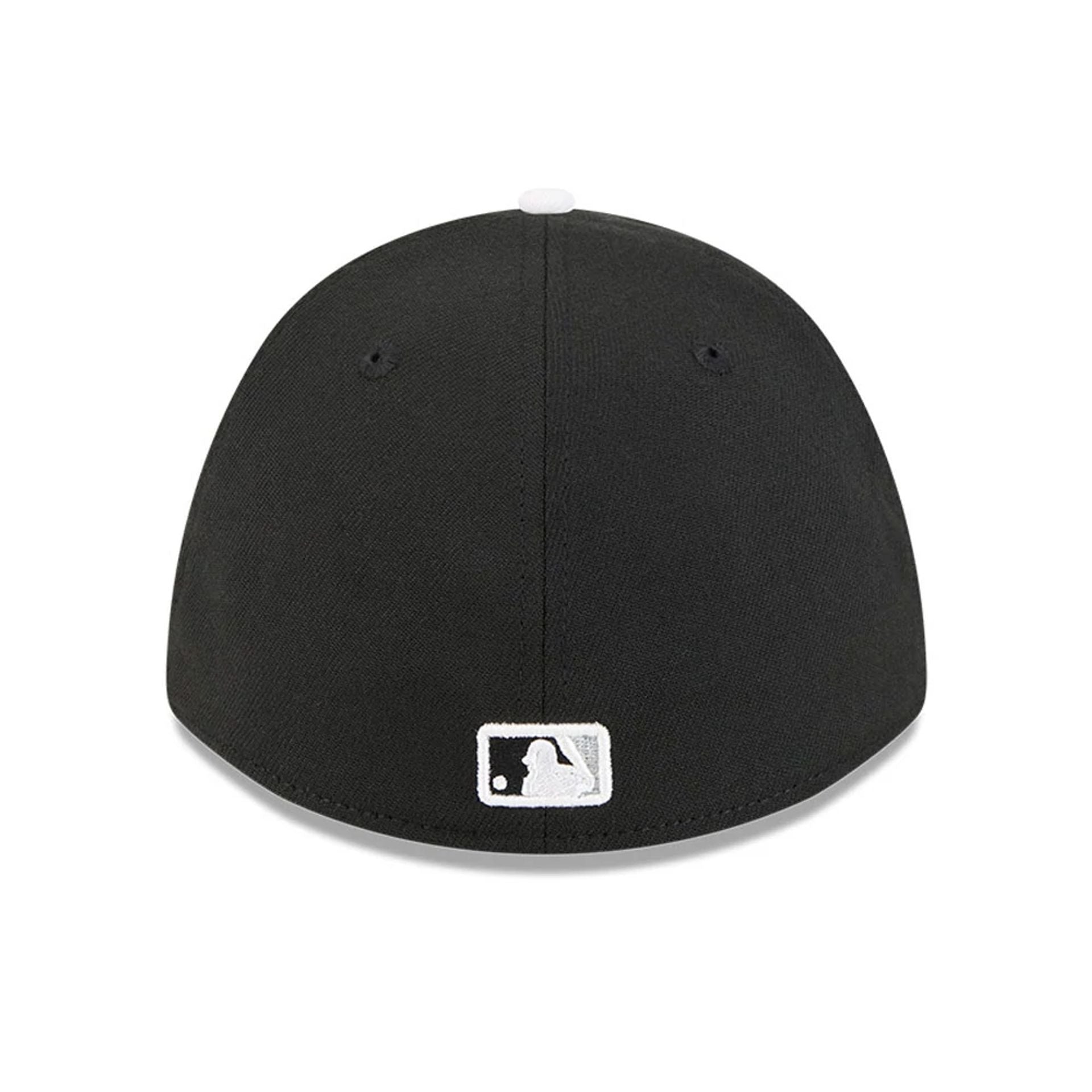 Pictured is this MLB Spring Training 2026 Chicago White Sox 39THIRTY M-Crown Stretch Fit cap in black. 7
