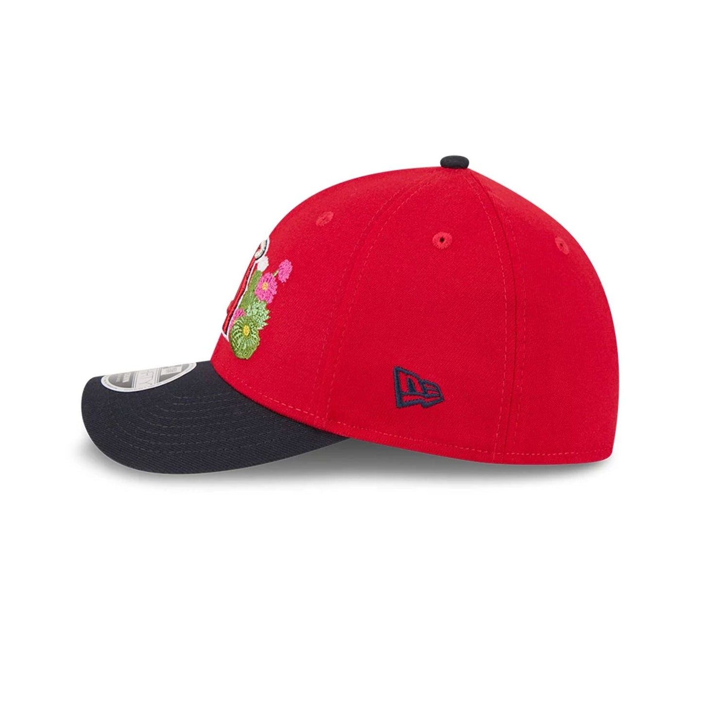 Pictured is this MLB Spring Training 2026 LA Angels 39THIRTY M-Crown Stretch Fit cap in red. 6