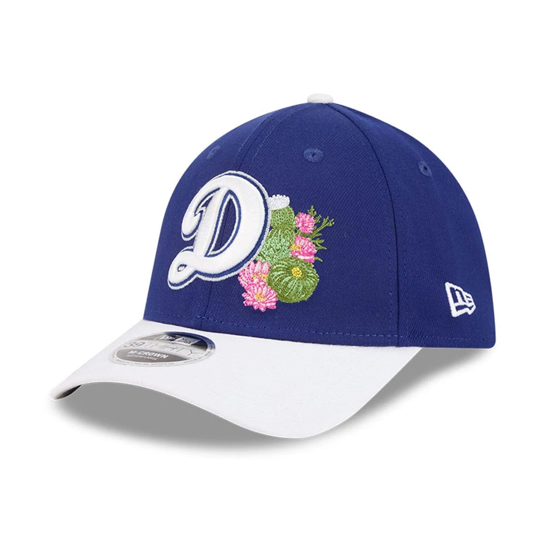 Pictured is this MLB Spring Training 2026 LA Dodgers 39THIRTY M-Crown Stretch Fit cap in dark blue. 4