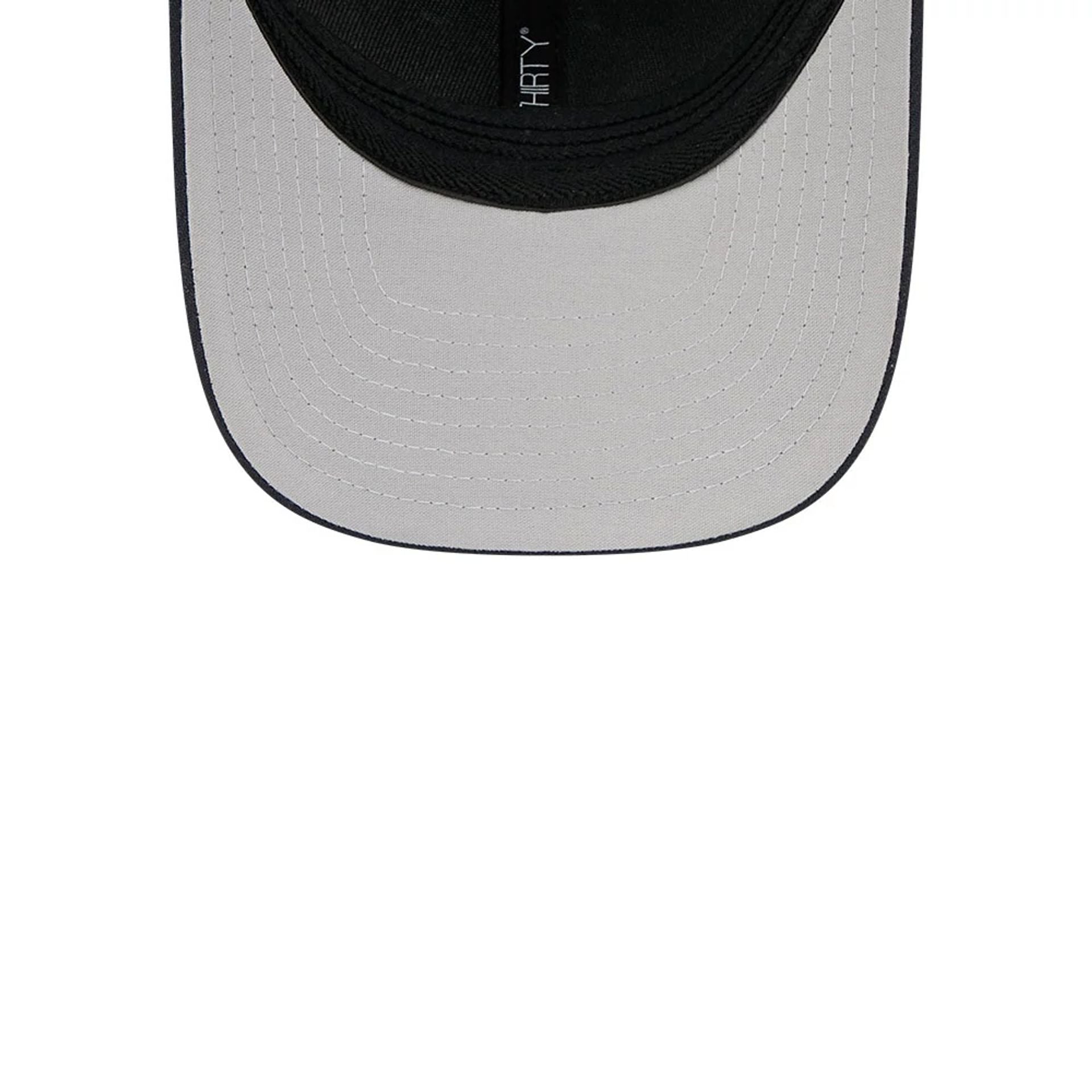 Pictured is this MLB World Baseball Classic 2026 Great Britain 39THIRTY M-Crown Stretch Fit cap in navy. 2