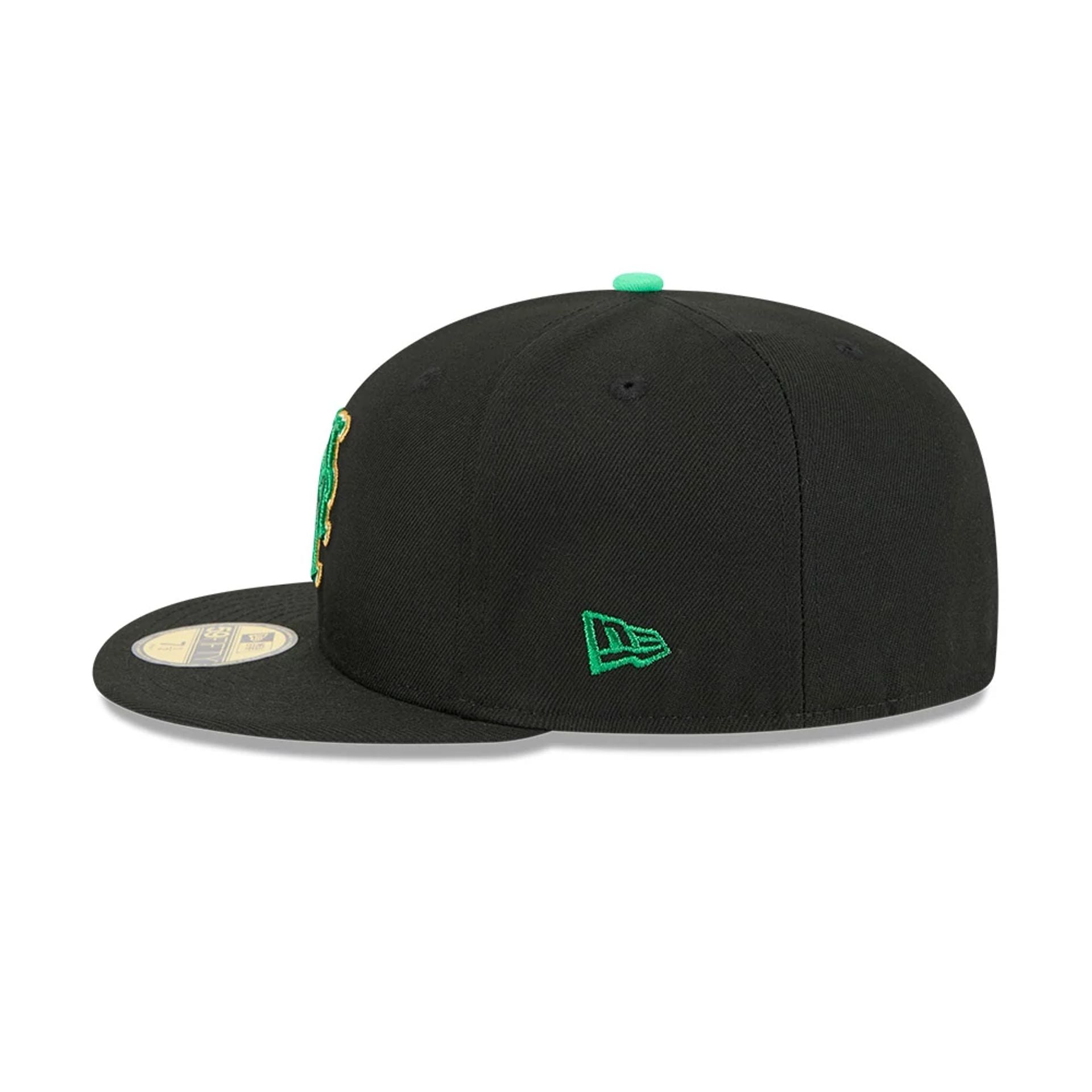 Pictured is this MLB Saint Patrick's Day New York Mets 59FIFTY Fitted cap in black. 5