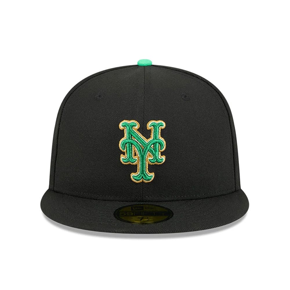 Pictured is this MLB Saint Patrick's Day New York Mets 59FIFTY Fitted cap in black. 2