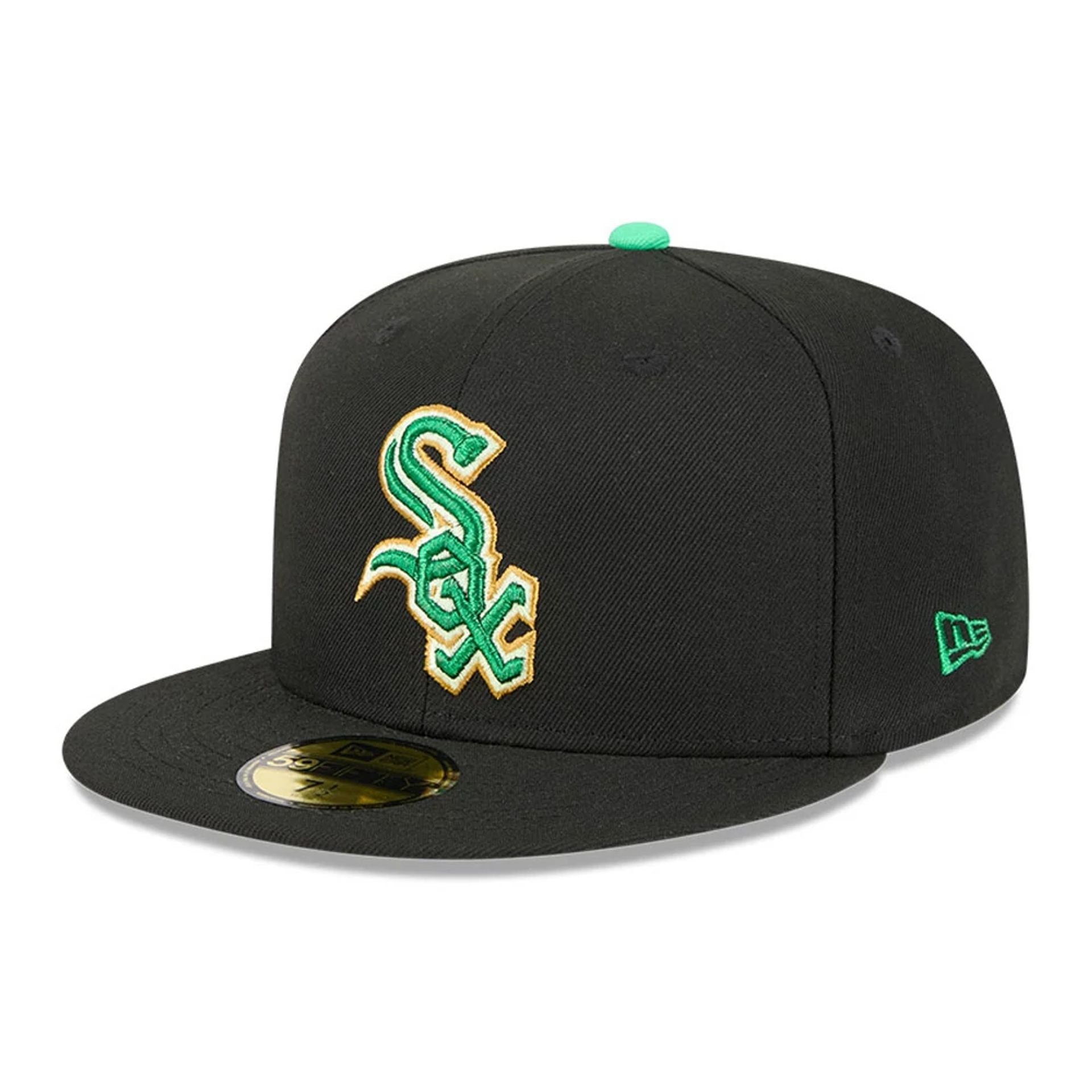 Pictured is this MLB Saint Patrick's Day Chicago White Sox 59FIFTY Fitted cap in black. 3