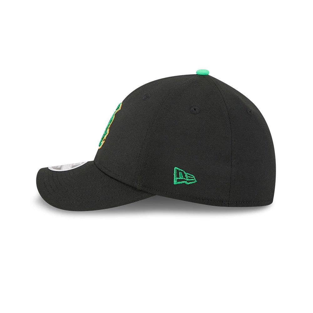 Pictured is this MLB Saint Patrick's Day Chicago White Sox 39THIRTY M-Crown A-Frame Stretch Fit cap in black. 5