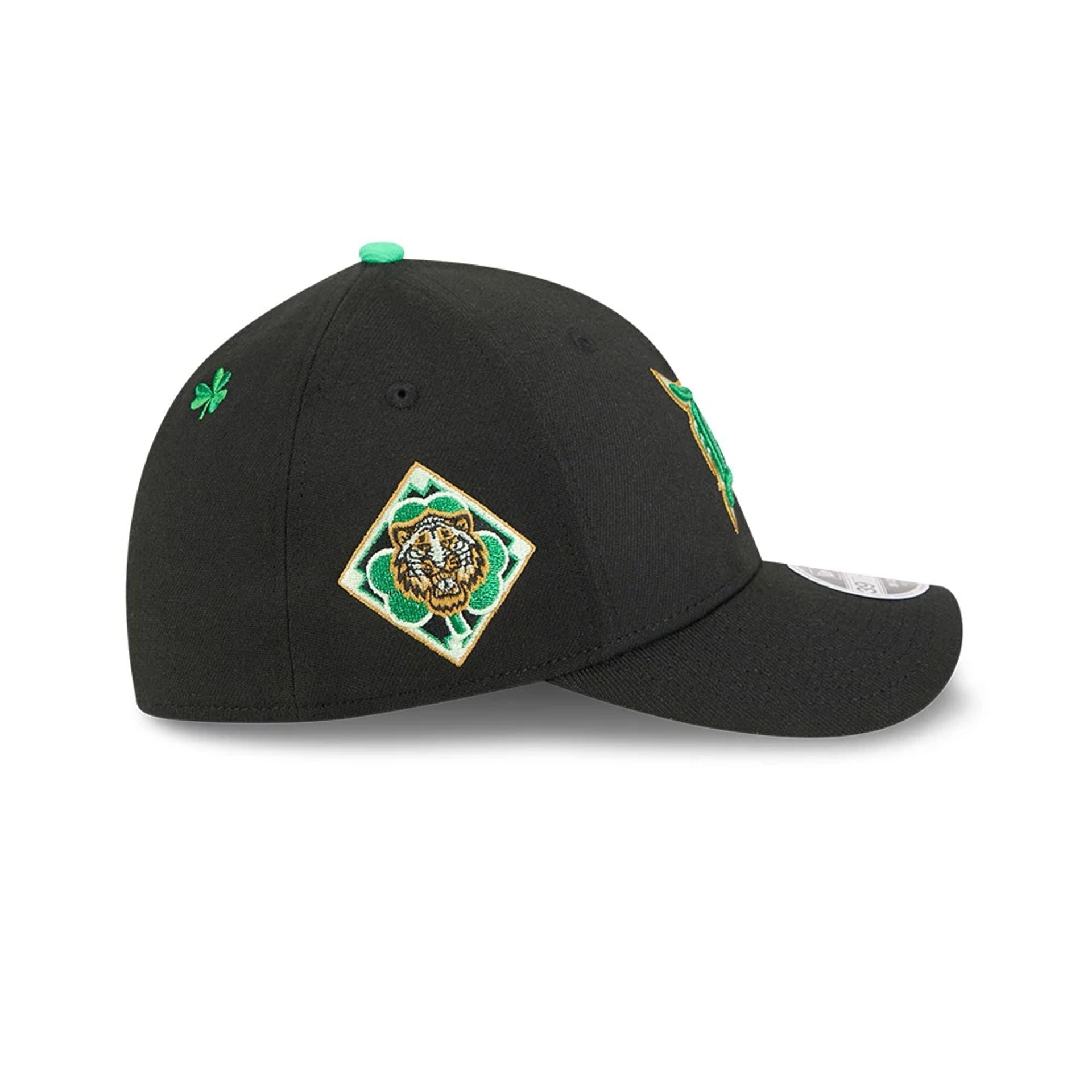 Pictured is this MLB Saint Patrick's Day Detroit Tigers 39THIRTY M-Crown A-Frame Stretch Fit cap in black. 4