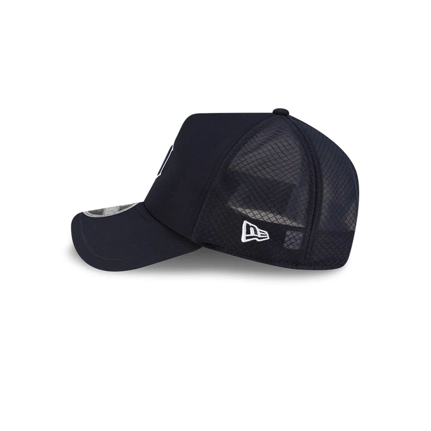 Pictured is this MLB Batting Practice 2026 Detroit Tigers 9FORTY Apex cap in navy. 4