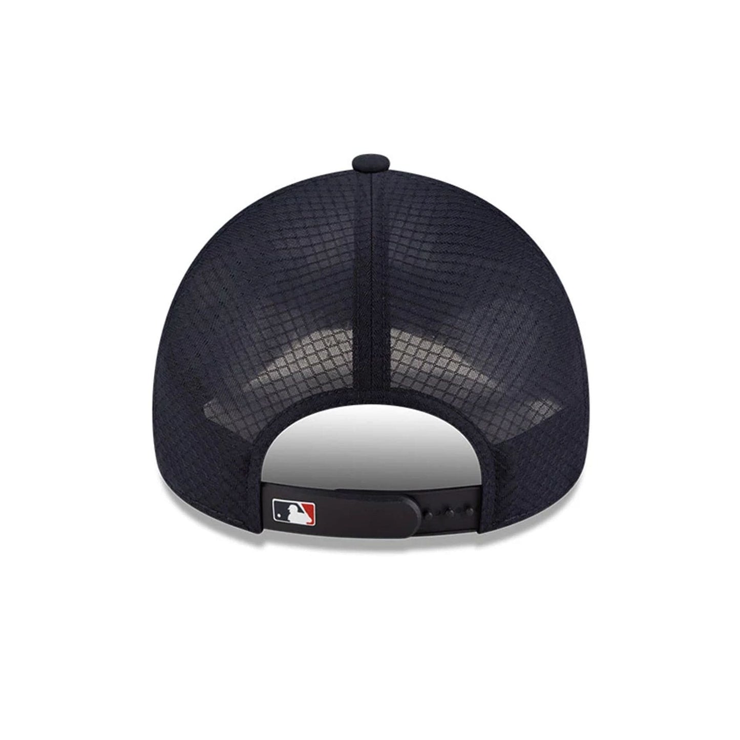Pictured is this MLB Batting Practice 2026 Cleveland Guardians 9FORTY Apex cap in navy. 4