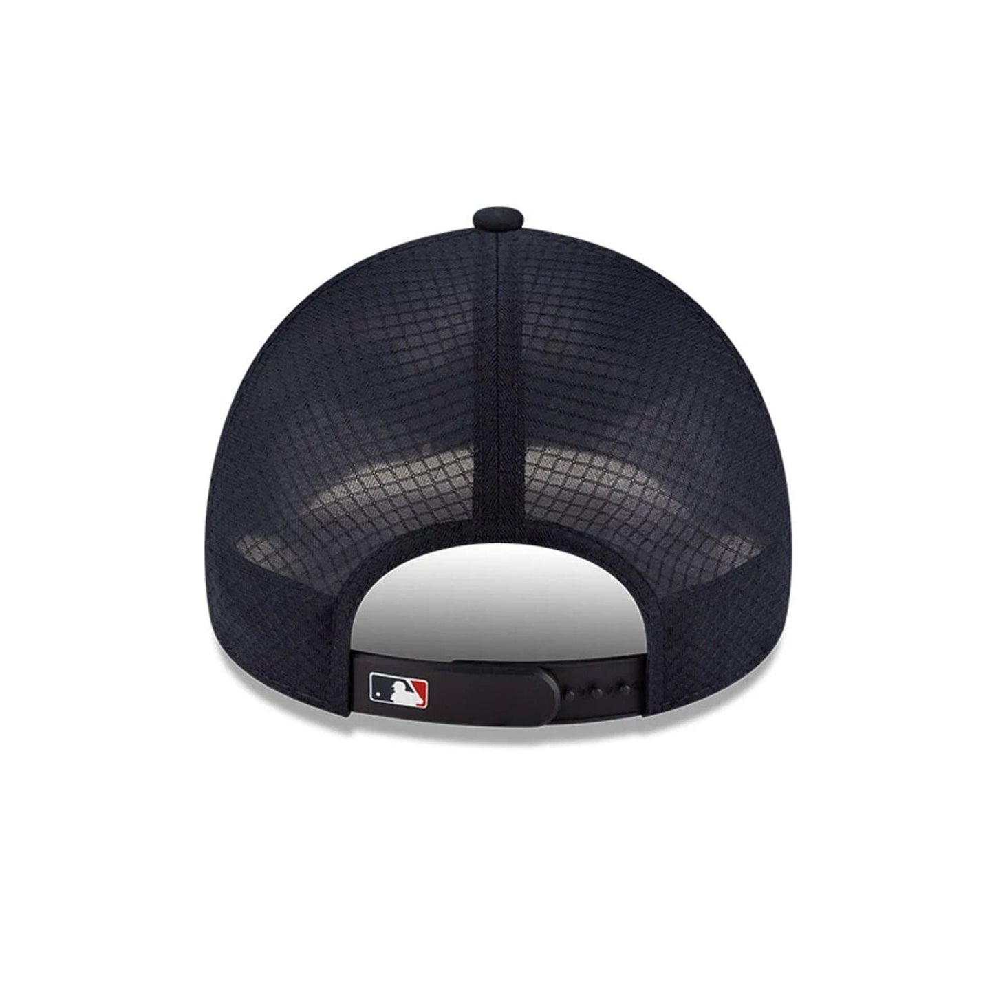 Pictured is this MLB Batting Practice 2026 Boston Red Sox 9FORTY Apex cap in navy. 4
