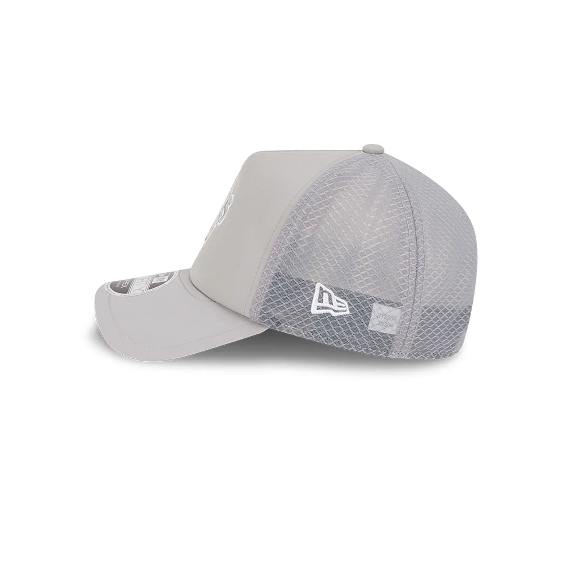 Pictured is this MLB Batting Practice 2026 Athletics 9FORTY Apex cap in grey. 5