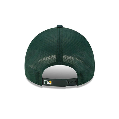 Pictured is this MLB Batting Practice 2026 Athletics 9FORTY Apex cap in dark green. 4