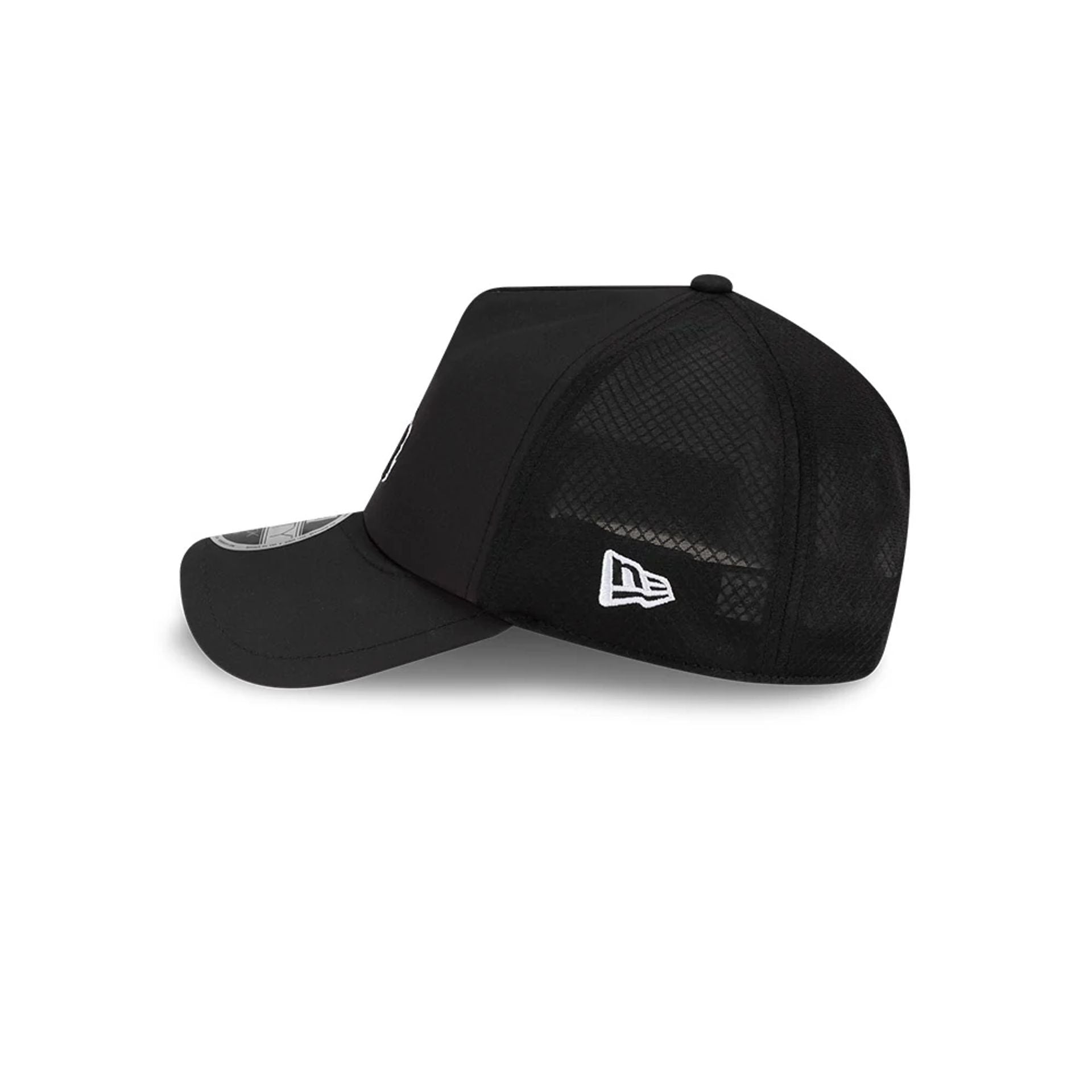 Pictured is this MLB Batting Practice 2026 Chicago White Sox 9FORTY Apex cap in Black. 5