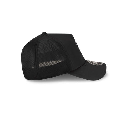 Pictured is this MLB Batting Practice 2026 Chicago White Sox 9FORTY Apex cap in Black. 6